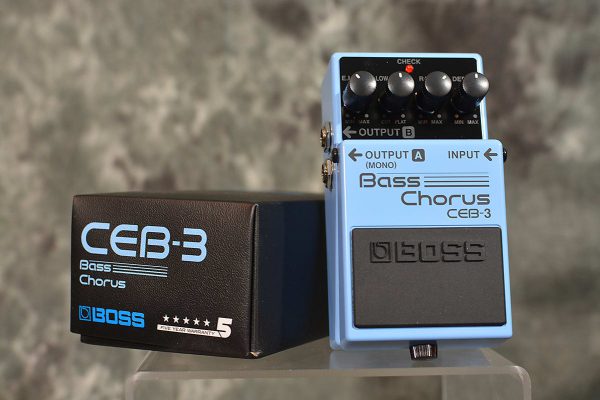 BOSS CEB-3 Bàn đạp guitar Bass Chorus