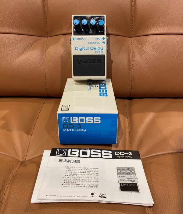 BOSS DD-3 Bàn đạp Digital Delay