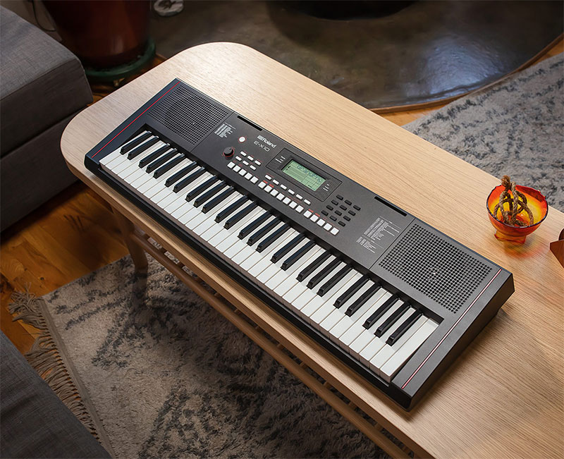 ROLAND E-X10 Đàn phím điện tử có loa