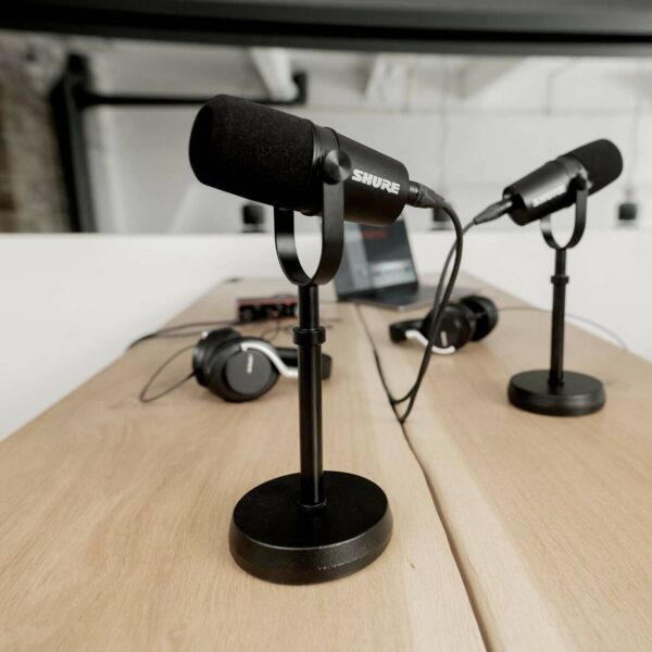 microphone podcast shure mv7x 3