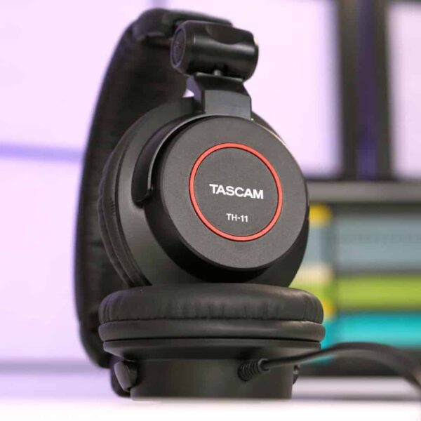 tascam th 11 tai nghe kiem am