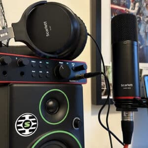 focusrite scarlett 2i2 studio pack 4th 1
