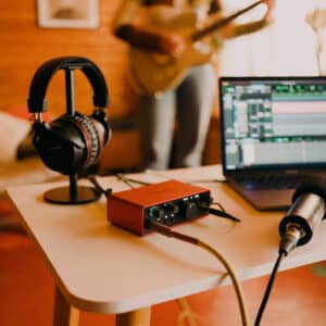 focusrite scarlett 2i2 studio pack 4th