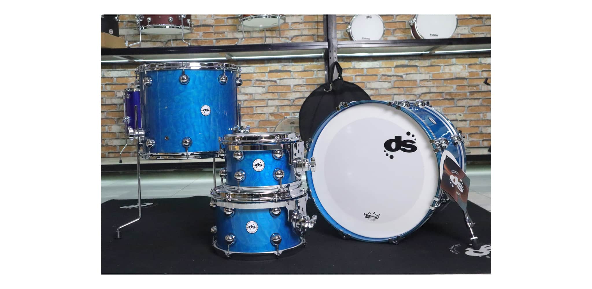 92916 Rebel Custom Shop Maple/Walnut shells - Teal over Quilted Maple - Lacquer 20 inch DS DRUM | DS DRUM DS23/92916 46201 8