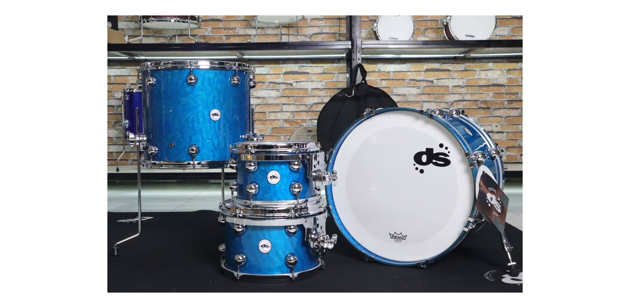 92916 Rebel Custom Shop Maple/Walnut shells - Teal over Quilted Maple - Lacquer 20 inch DS DRUM | DS DRUM DS23/92916 46201 9