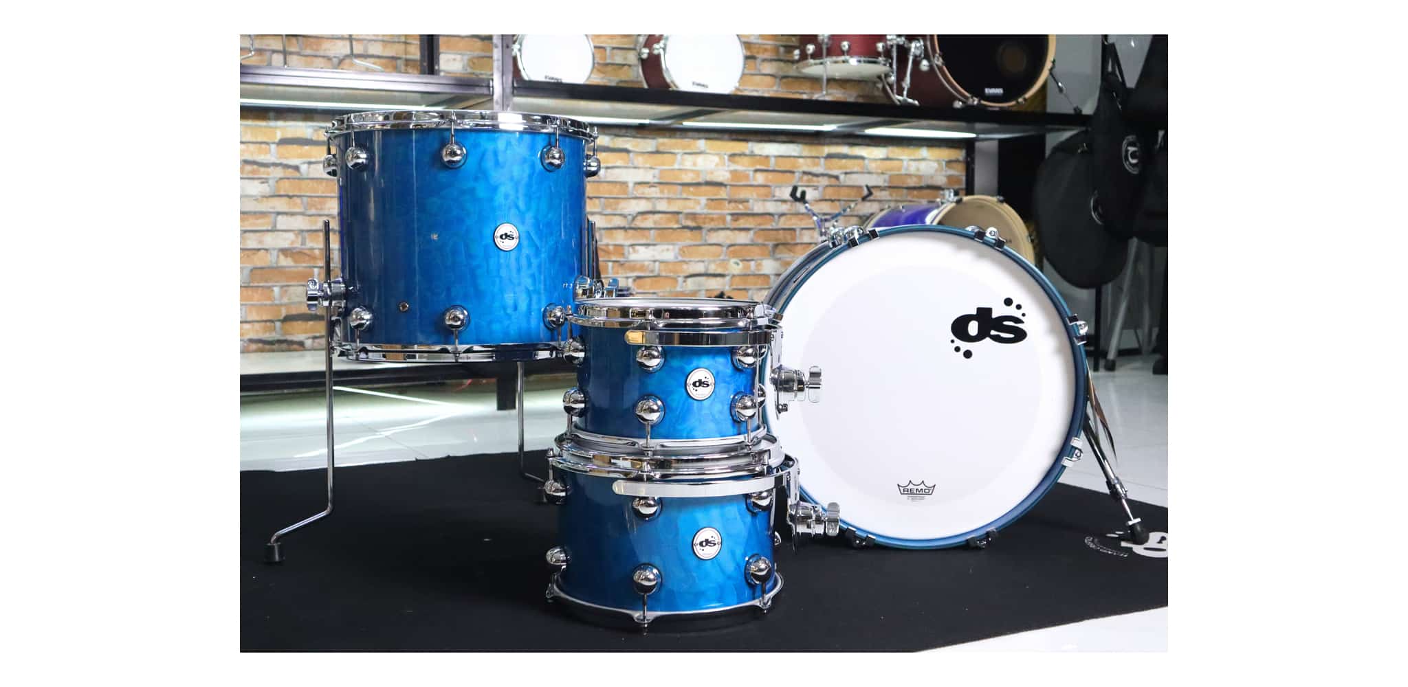 92916 Rebel Custom Shop Maple/Walnut shells - Teal over Quilted Maple - Lacquer 20 inch DS DRUM | DS DRUM DS23/92916 462017