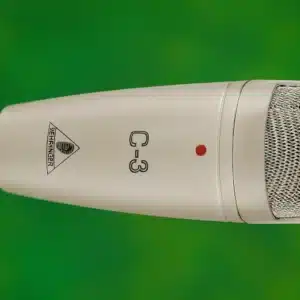 Behringer C3 with new background