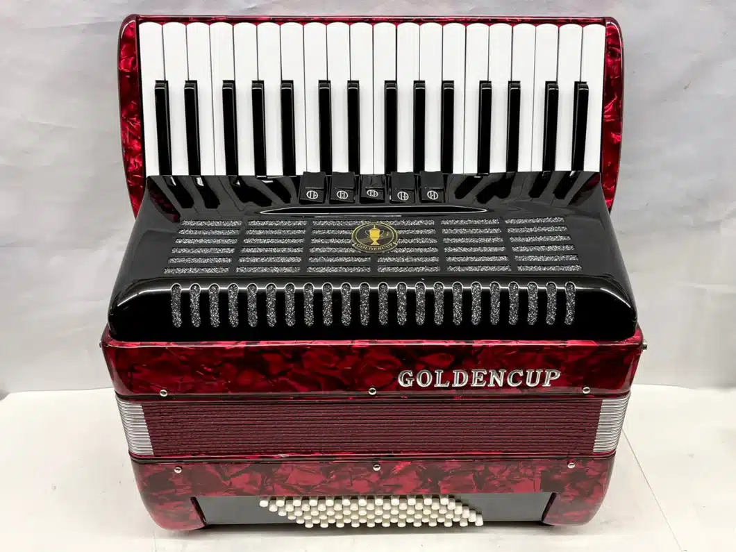 Golden Cup 72 Bass Red – Đàn Accordion 72brd 1
