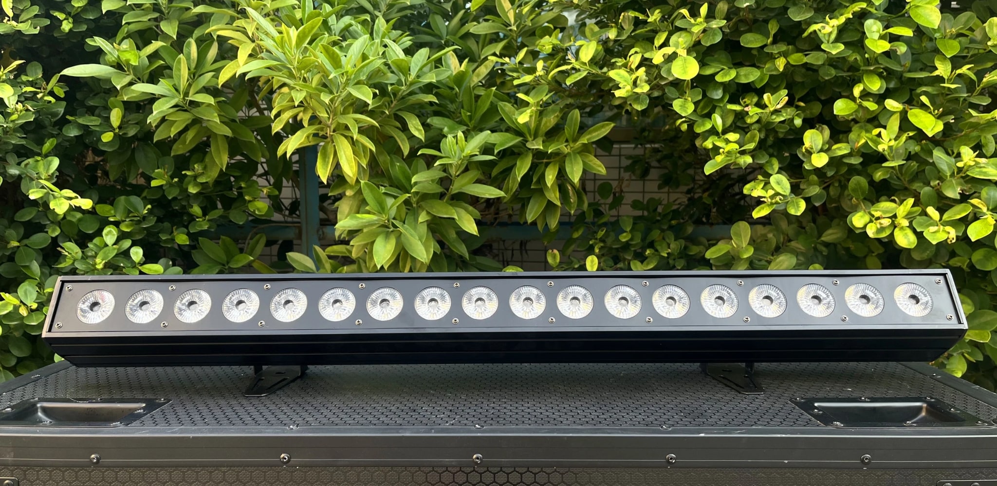 den led moving bar mitek hbk 1810 wall washer 2 den led moving bar mitek hbk 1810 wall washer 2