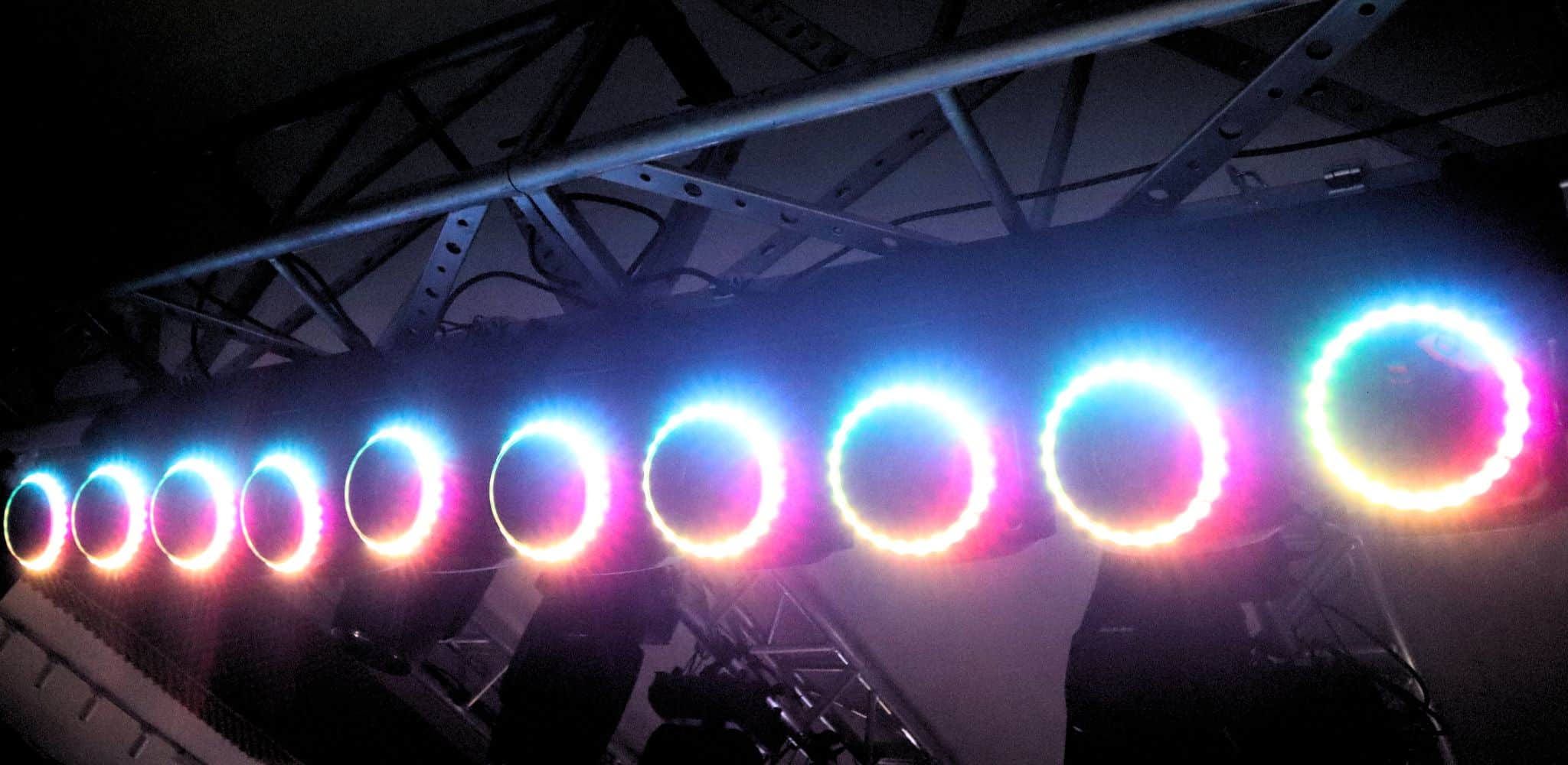 Đèn LED Moving Bar Mitek & HBK TORNADO 5 x 120W den led moving bar mitek hbk tornado 5 x 120w